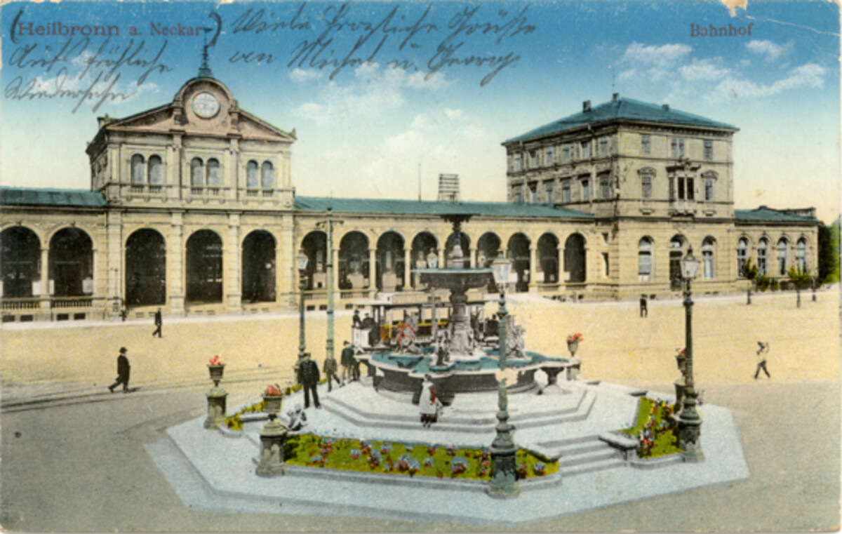 Bahnhof und Bahnhofsvorplatz; um 1900 (Stadtarchiv Heilbronn) Bahnhof und Bahnhofsvorplatz; um 1900 (Stadtarchiv Heilbronn)