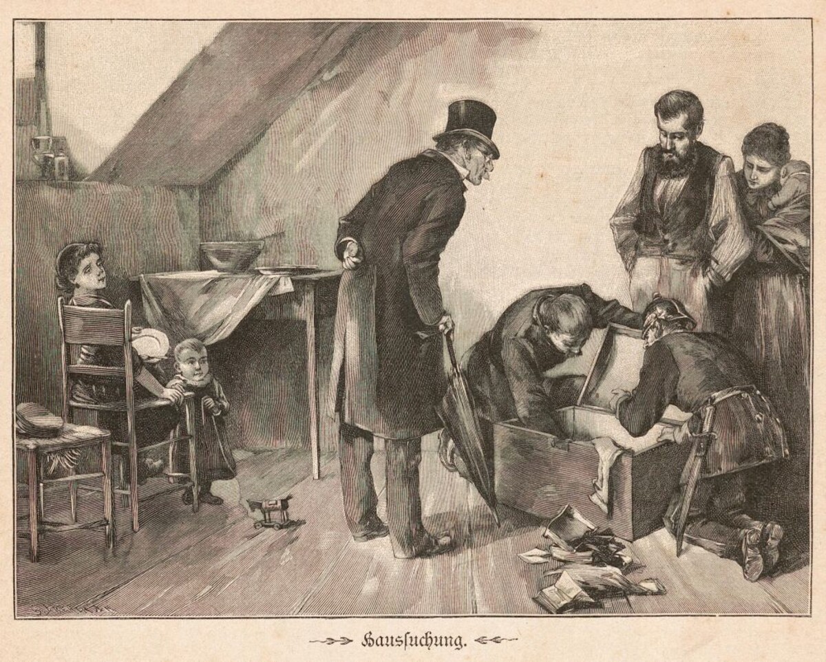 "Haussuchung". Aus der sozialdemokratischen Satirezeitschrift Der Wahre Jacob, Nr. 232, 1895 "Haussuchung". Aus der sozialdemokratischen Satirezeitschrift Der Wahre Jacob, Nr. 232, 1895