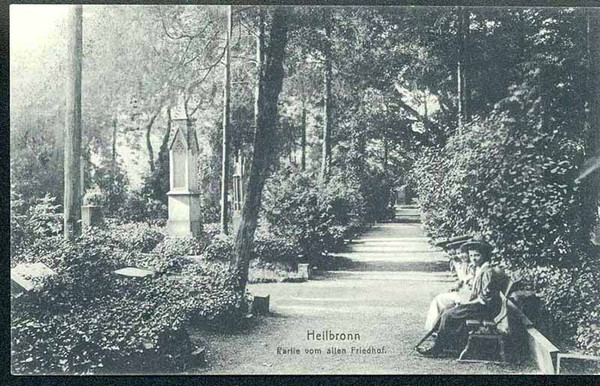 Der Alte Friedhof auf einer Postkarte aus der Zeit der Jahrhundertwende
(Stadtarchiv Heilbronn F003-M_0009-423)