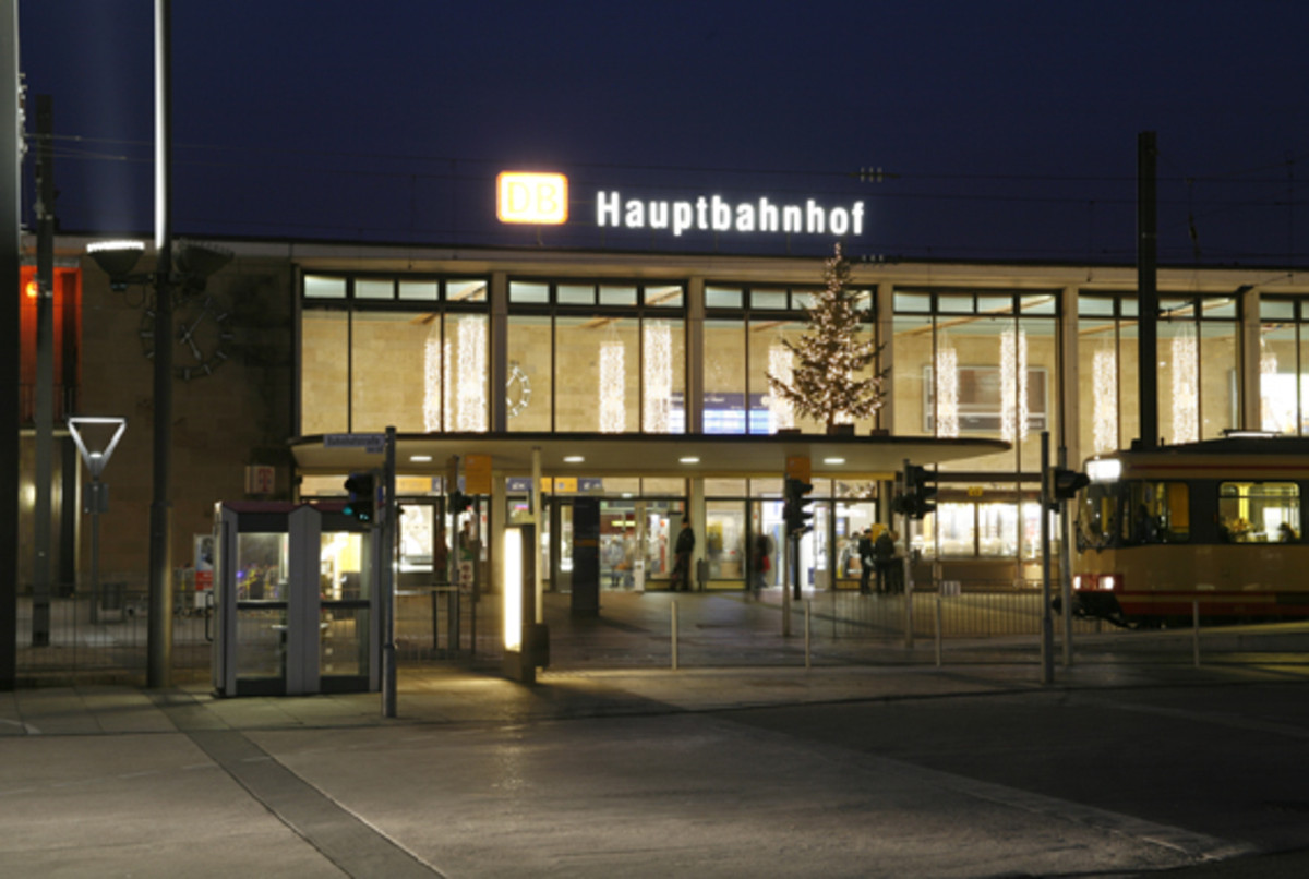 Heilbronner Hauptbahnhof; 2007 (Stadtarchiv Heilbronn, Foto Barbara Kimmerle) Heilbronner Hauptbahnhof; 2007
(Stadtarchiv Heilbronn, Foto Barbara Kimmerle)