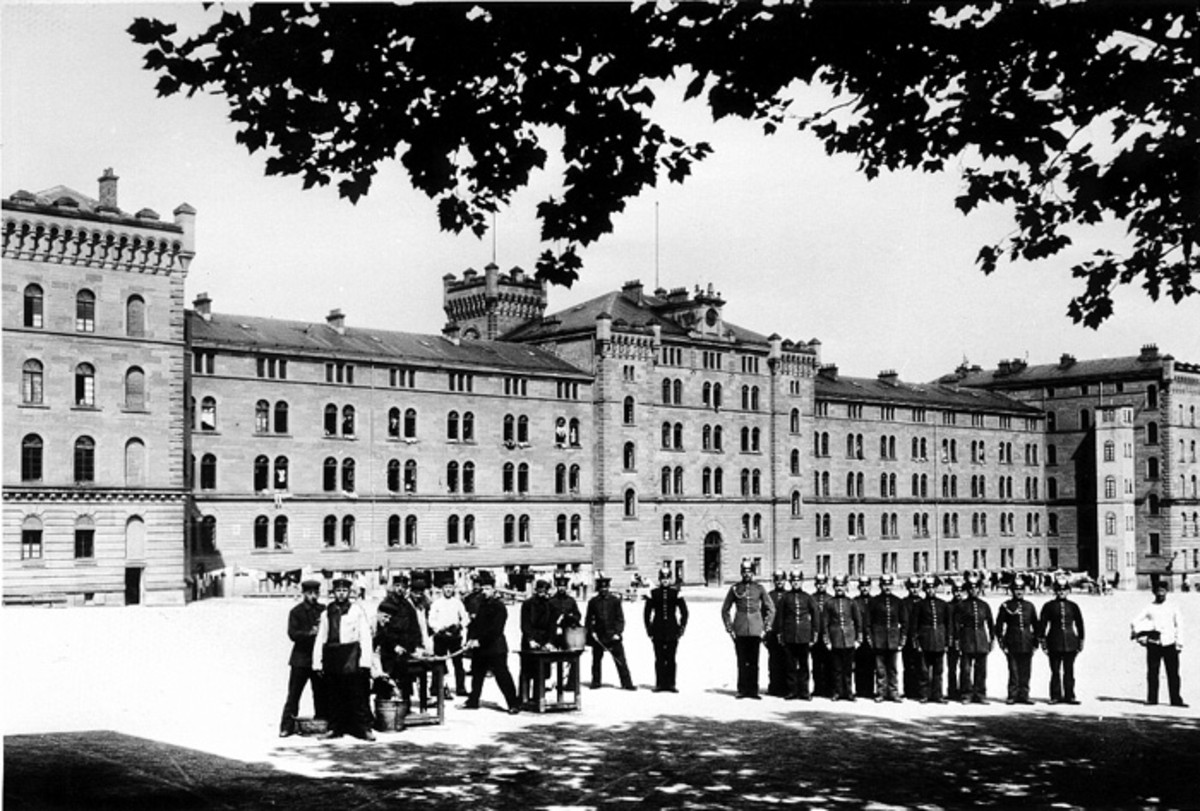 Die Füsilierkaserne (später Moltkekaserne); um 1911 (Stadtarchiv Heilbronn) Die Füsilierkaserne (später Moltkekaserne) um 1911 (Stadtarchiv Heilbronn)