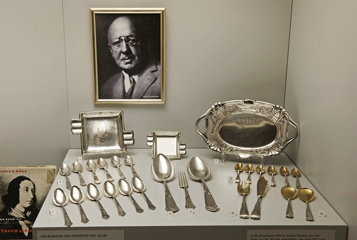 Schauplätze der Vergangenheit - Bruckmann-Vitrine mit wechselnden Exponaten
(Stadtarchiv Heilbronn)