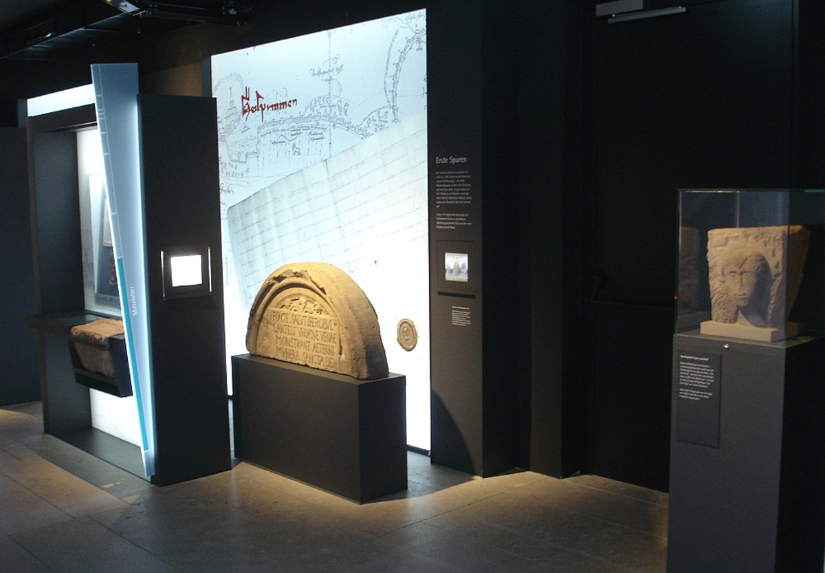 Blick in die Ausstellung Heilbronn historisch! Erste Spuren - Das Dorf wird zur Stadt (Foto Stadtarchiv Heilbronn) Blick in die Ausstellung Heilbronn historisch! Erste Spuren - Das Dorf wird zur Stadt (Foto Stadtarchiv Heilbronn)