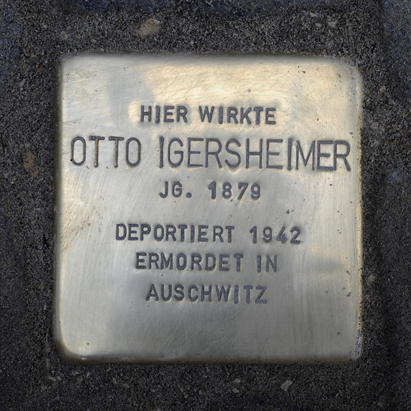Stolperstein für Otto Igersheimer vor dem Haus Kaiserstraße 34 neben der Kilianskirche.
(Foto Stadtarchiv Heilbronn)