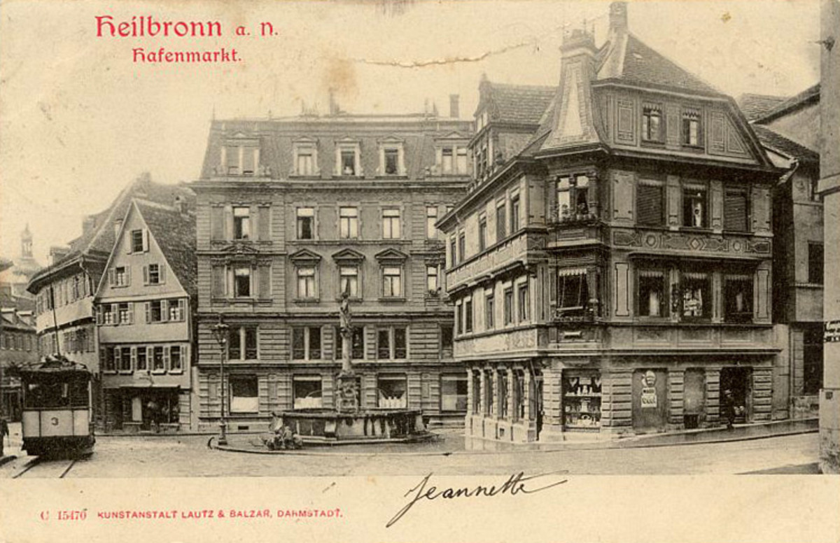 Fleinertor-Brunnen (nicht Hafenmarkt); um 1900 (Stadtarchiv Heilbronn) Fleinertor-Brunnen (nicht Hafenmarkt); um 1900 (Stadtarchiv Heilbronn)