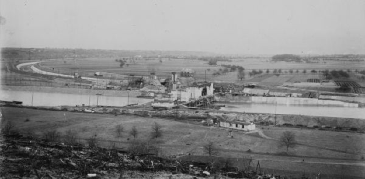 Baustelle des Stauwehrs in Horkheim; November 1928 
(Stadtarchiv Heilbronn)