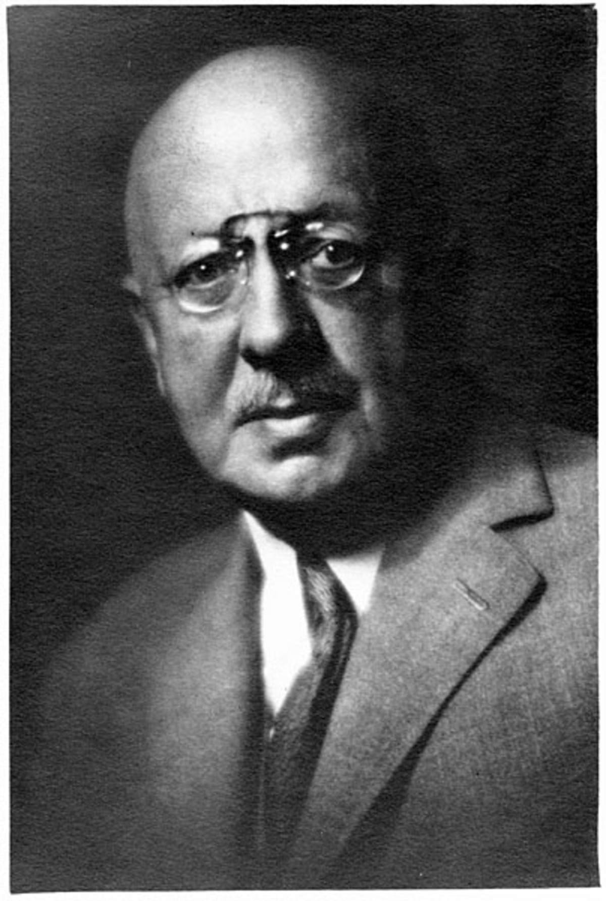 Peter Bruckmann (1865–1937) (Stadtarchiv Heilbronn) Peter Bruckmann (1865–1937)
(Stadtarchiv Heilbronn)