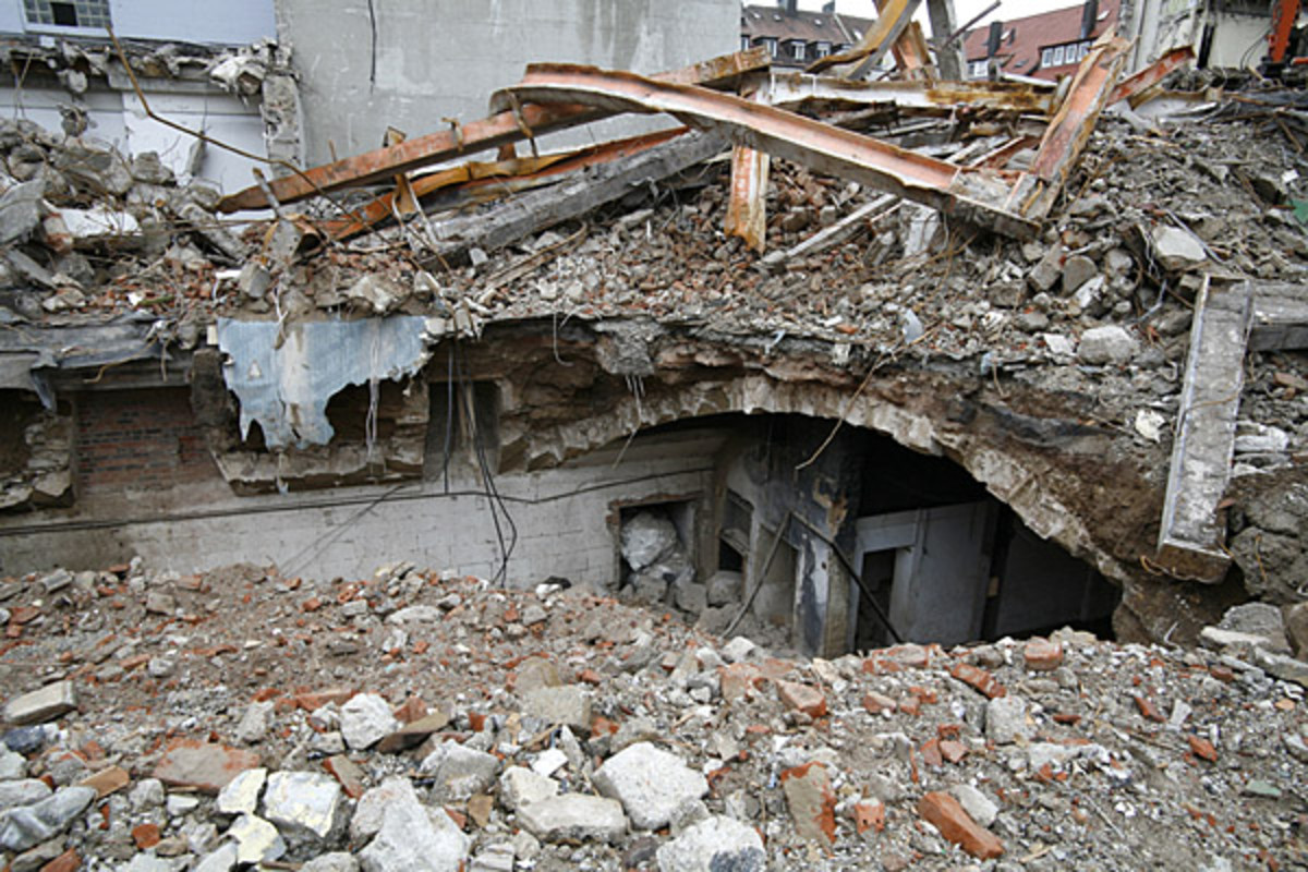 Abbruch des Klosterkellers; 2007 
(Foto Stadtarchiv Heilbronn)