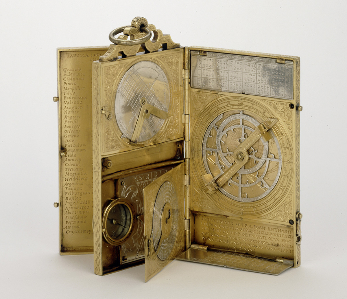 Astronomisches Kompendium, hergestellt von Johann Antoni Linden aus Heilbronn; 1584 (Foto British Museum London Inv. Nr. 1857,1116.1) Astronomisches Kompendium, hergestellt von Johann Antoni Linden aus Heilbronn; 1584
(Foto British Museum London Inv. Nr. 1857,1116.1)