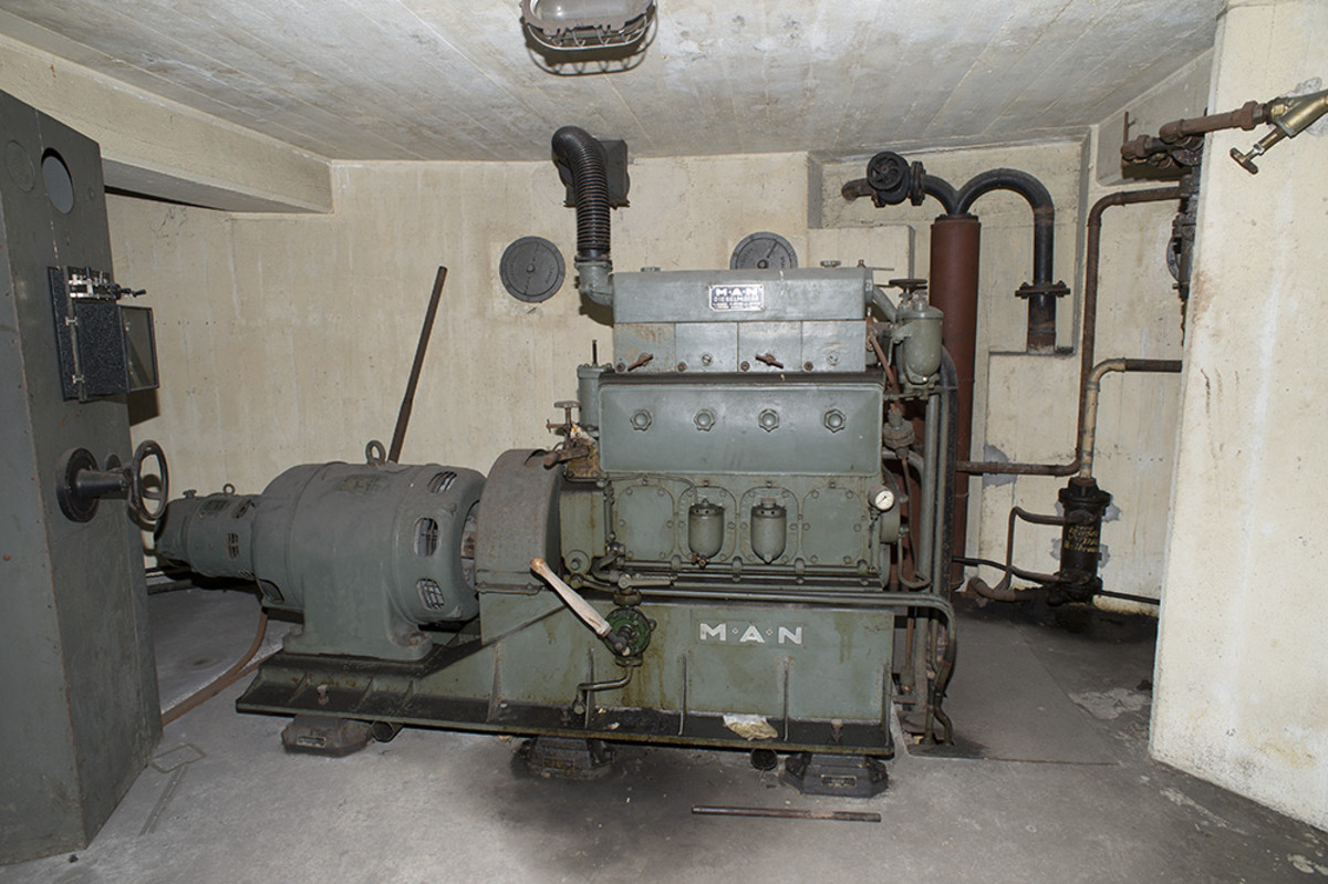 Theresienturm Heilbronn, Untergeschoss 2, Dieselmotor und Stromgenerator; 2016 (Foto: Barbara Kimmerle/Stadtarchiv Heilbronn)