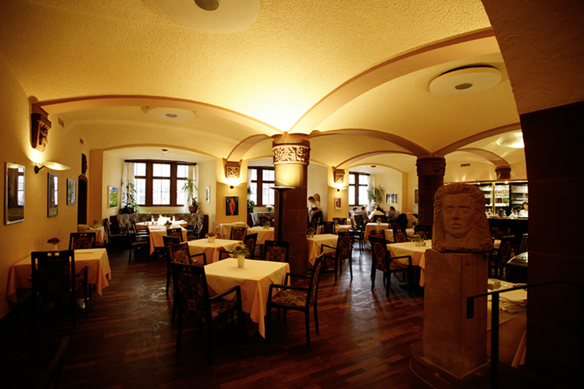 Der Ratskeller im Heilbronner Rathaus; 2007 (Foto Stadtarchiv Heilbronn) Der Ratskeller im Heilbronner Rathaus; 2007
(Foto Stadtarchiv Heilbronn)