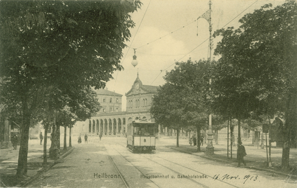 Bogenlichtlampe vor dem Heilbronner Hauptbahnhof; um 1913
(Stadtarchiv Heilbronn)